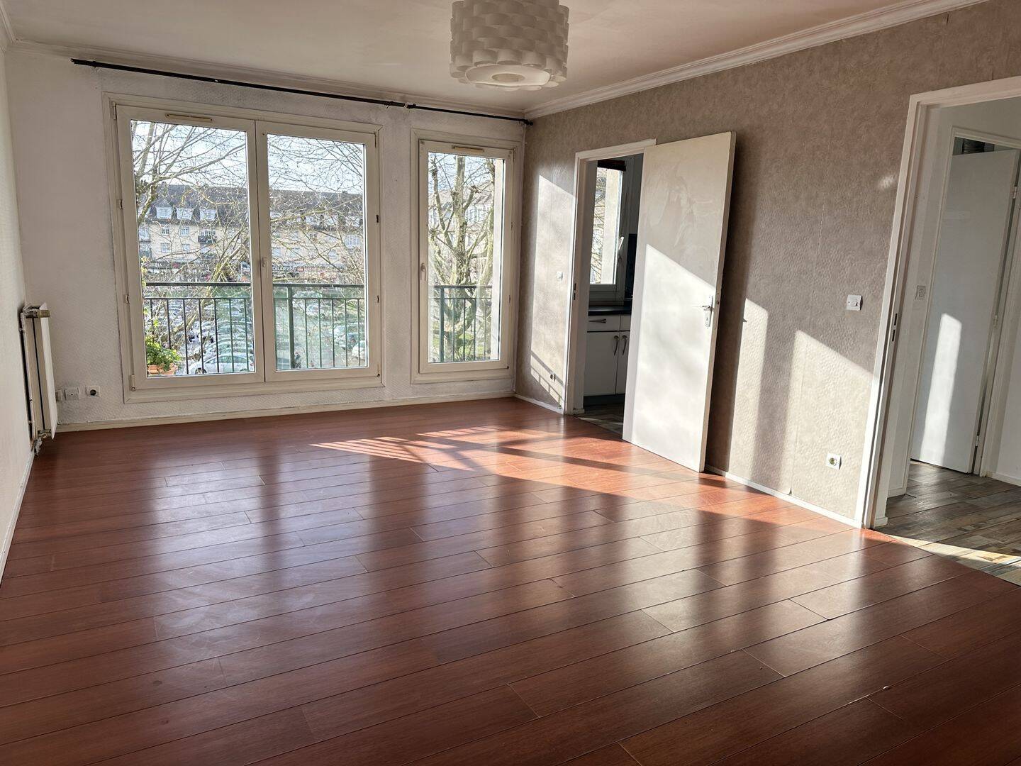 Appartement 4 pièces 76 m² · à Saint-Leu-d'Esserent · 75,9 m² · 166 000 €