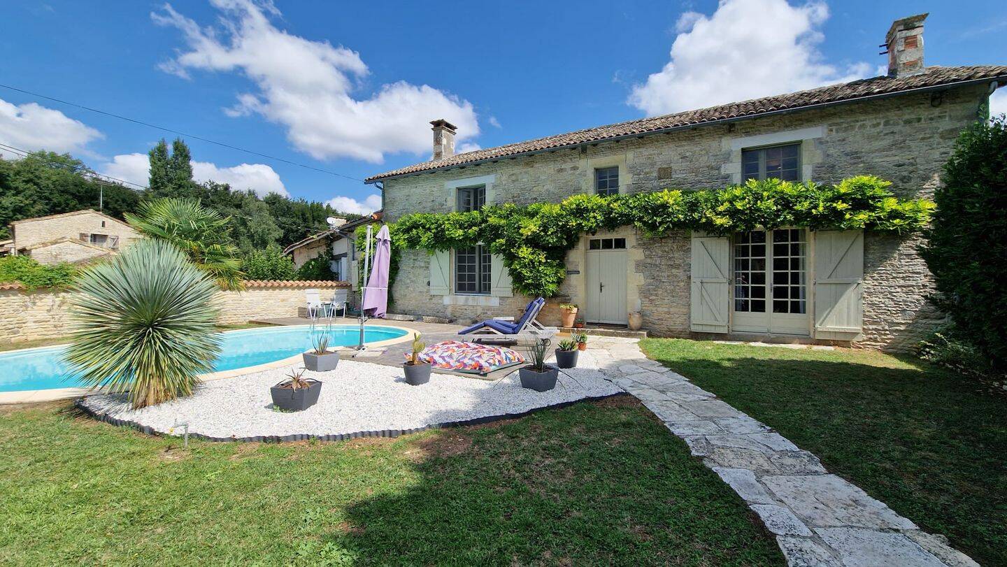 Maison 7 pièces 205 m² · à Messé · 205,3 m² · 275 000 €
