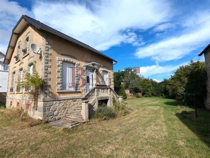 Maison 4 pièces 120 m² · à Saint-Merd-la-Breuille · 120 m² · 118 800 €