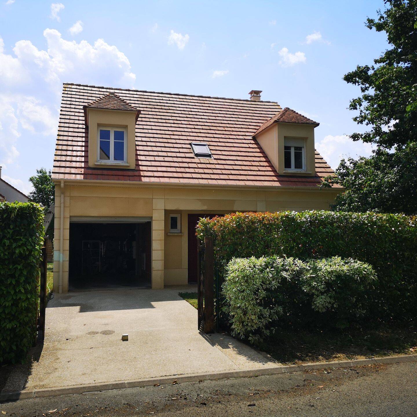 Maison 4 pièces 107 m² · à Le Coudray-Montceaux · 106,6 m² · 1 814 €