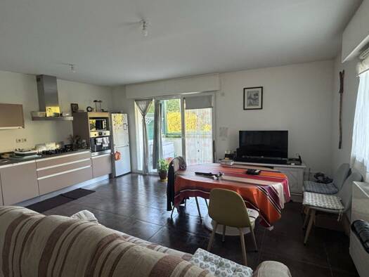 Appartement à vendre 208 000 € 3 pièces 2 chambres 64 m² RDC/2 Hasparren 64240
