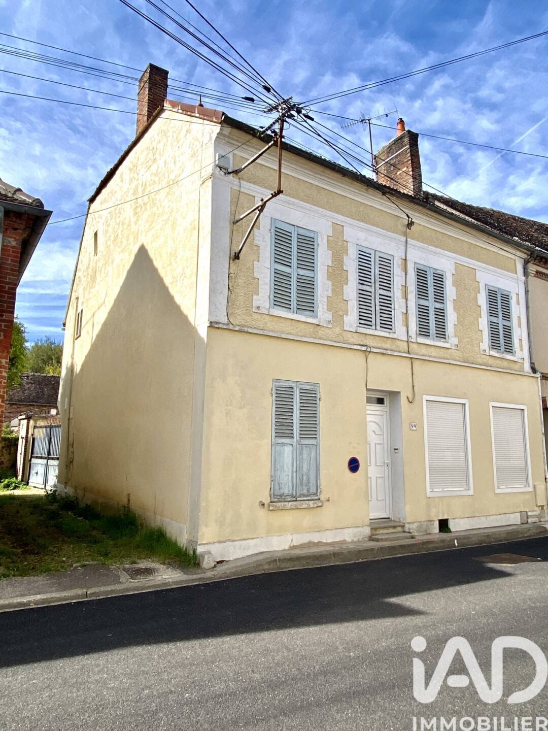 Maison 8 pièces 193 m² · à Traînel · 193 m² · 159 800 €