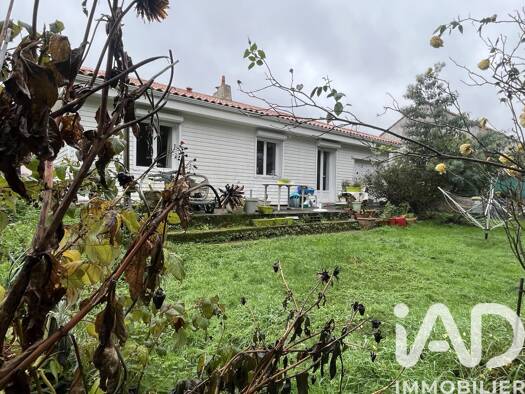 Maison de plain-pied à vendre 259 500 € 5 pièces 3 chambres 91 m² 547 m² de terrain Centre Economique Bouguenais 44340