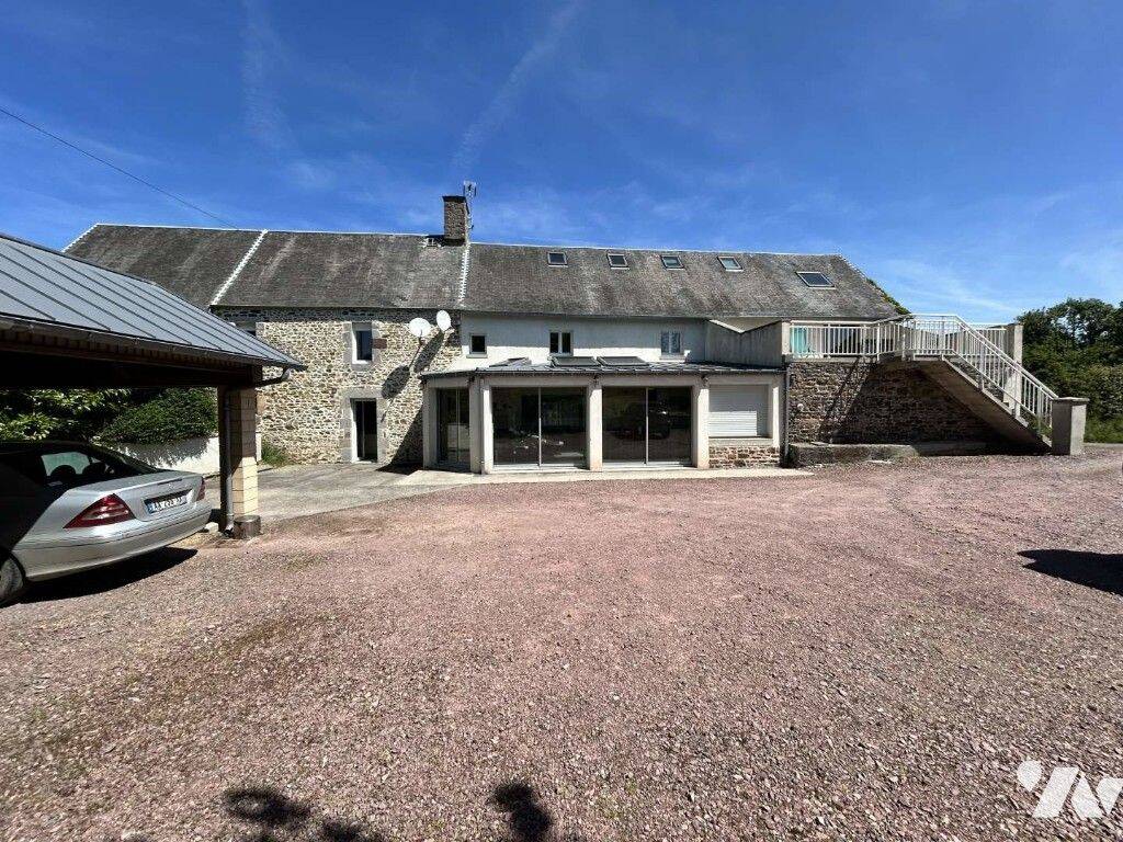Maison 7 pièces 254 m² · à Bricqueville-sur-Mer · 254 m² · 402 800 €