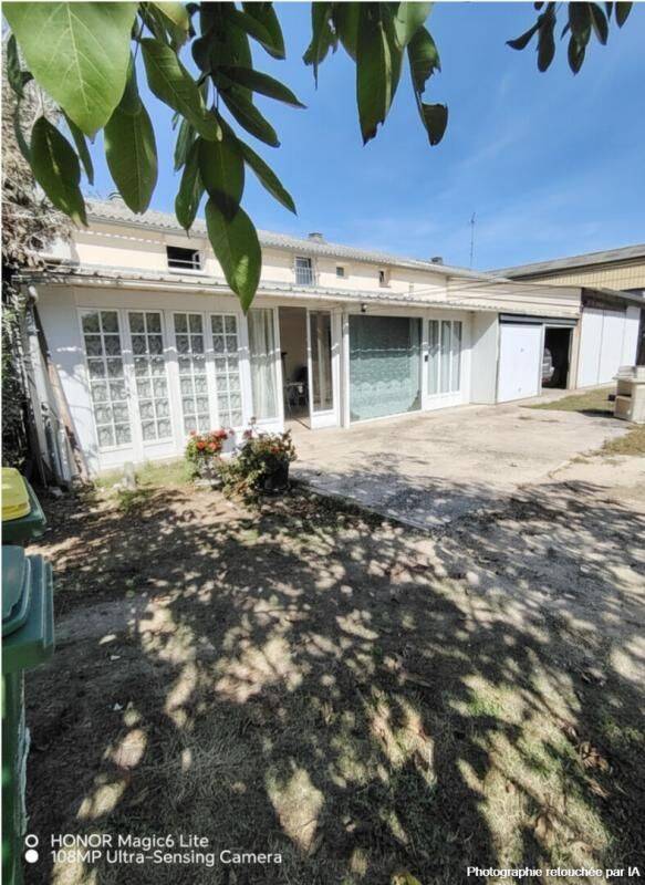 Maison 8 pièces 700 m² · à Cormenon · 700 m² · 178 000 €