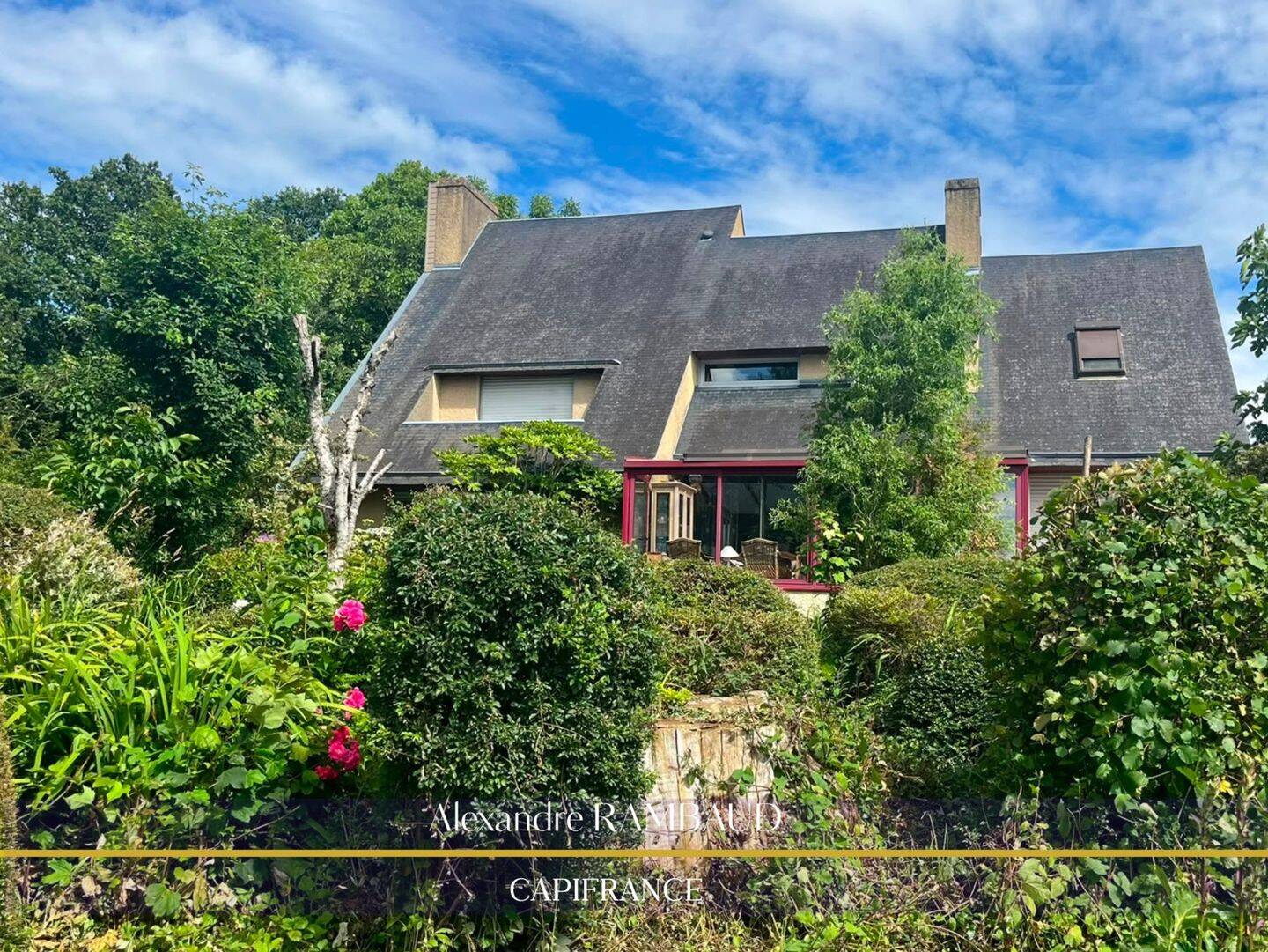 Maison 8 pièces 231 m² · à La Chapelle-Fleurigné · 231 m² · 580 000 €