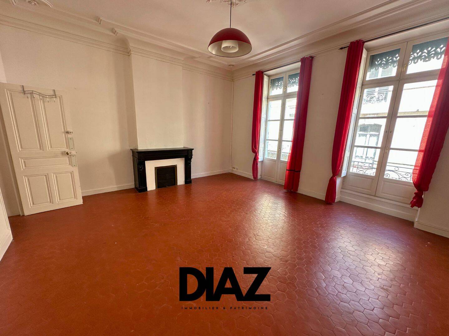 Appartement 5 pièces 142 m² · à Nîmes · 142 m² · 314 000 €