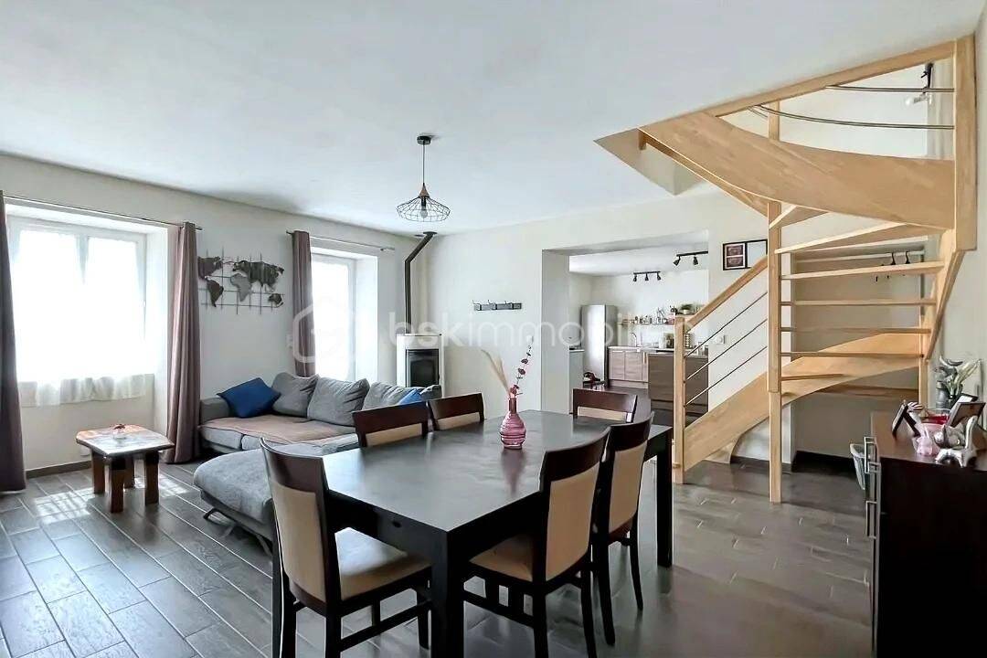 Maison 7 pièces 184 m² · à Louvigné-de-Bais · 184 m² · 295 800 €