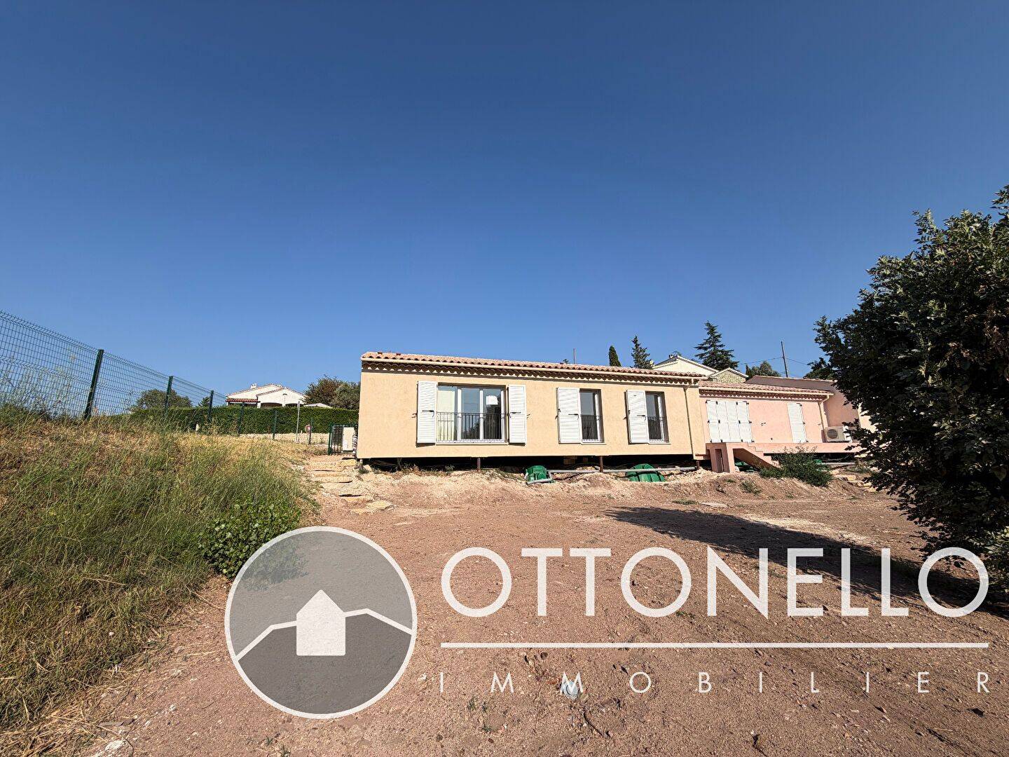 Maison 4 pièces 89 m² · à Roquebrune-sur-Argens · 88,7 m² · 1 550 €