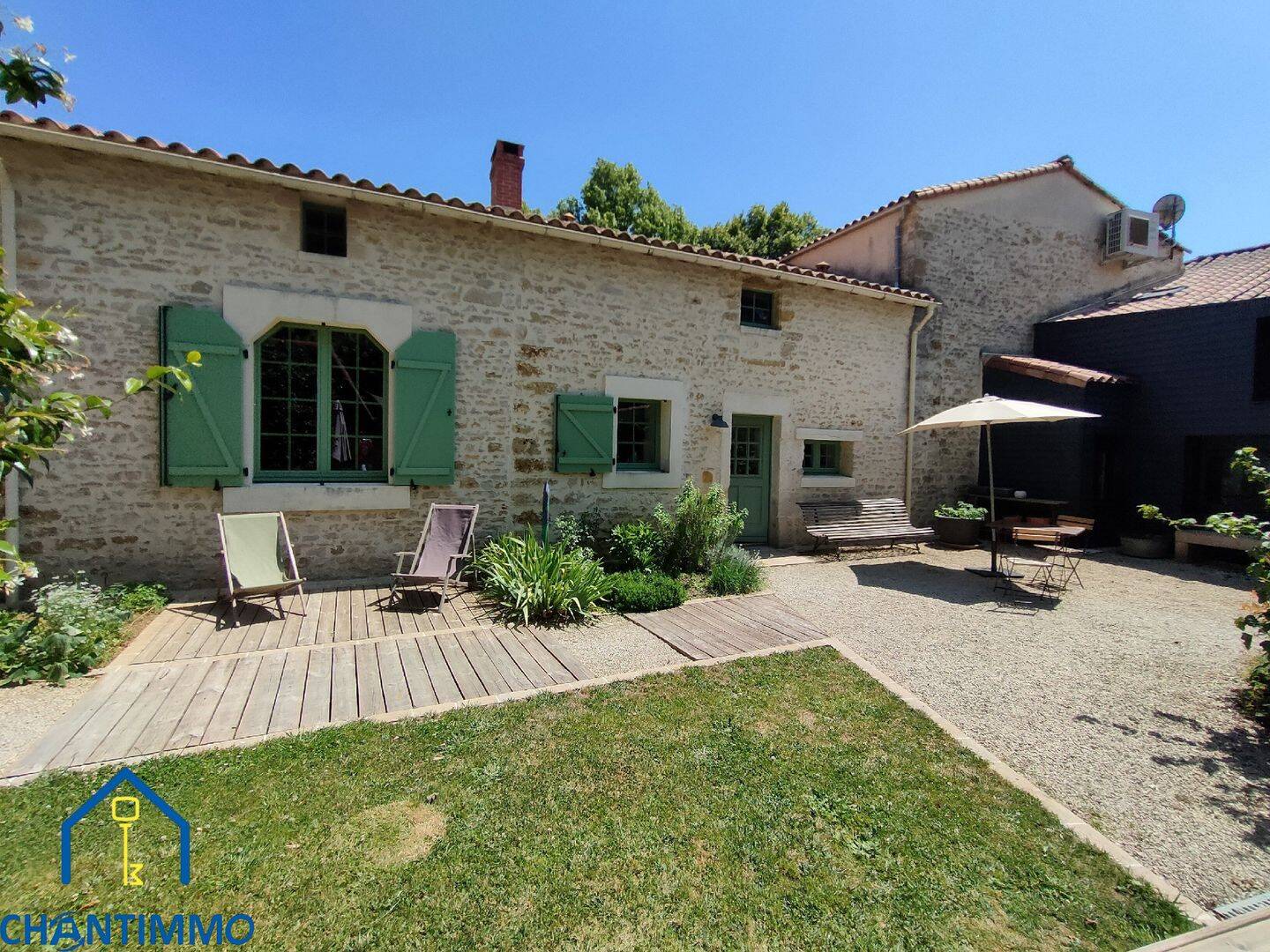 Maison 6 pièces 156 m² · à Saint-Jean-d'Hermine · 155,7 m² · 288 750 €
