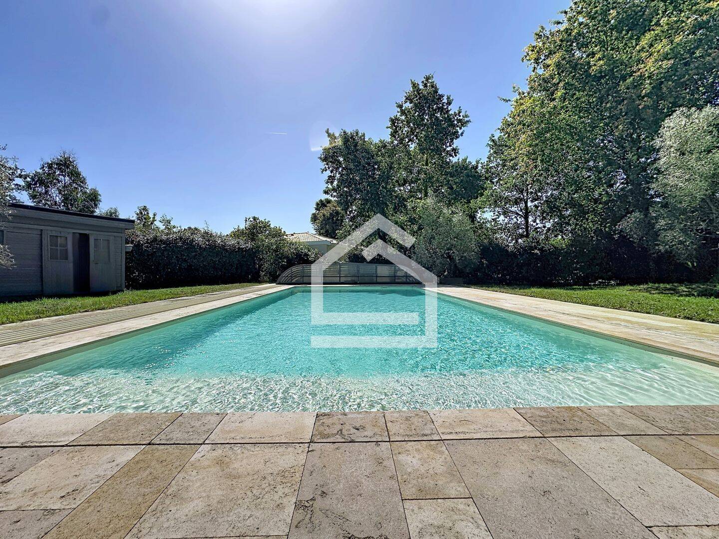 Maison 10 pièces 247 m² · à Arsac · 247 m² · 656 250 €