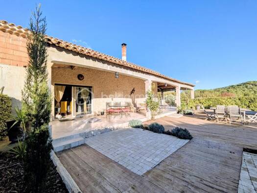 Maison à vendre 549 000 € 8 pièces 5 chambres 196 m² 2 500 m² de terrain Salernes 83690