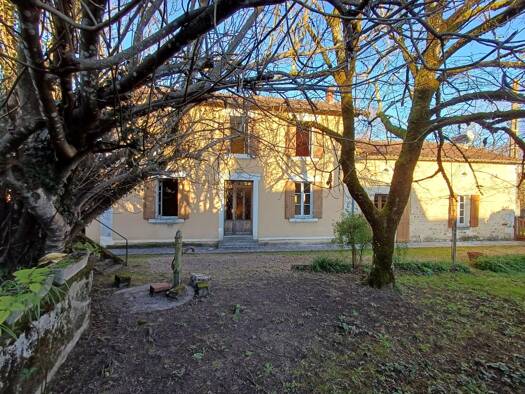 Maison à vendre 142 500 € 4 pièces 3 chambres 132 m² 2 364 m² de terrain Bardenac 16210