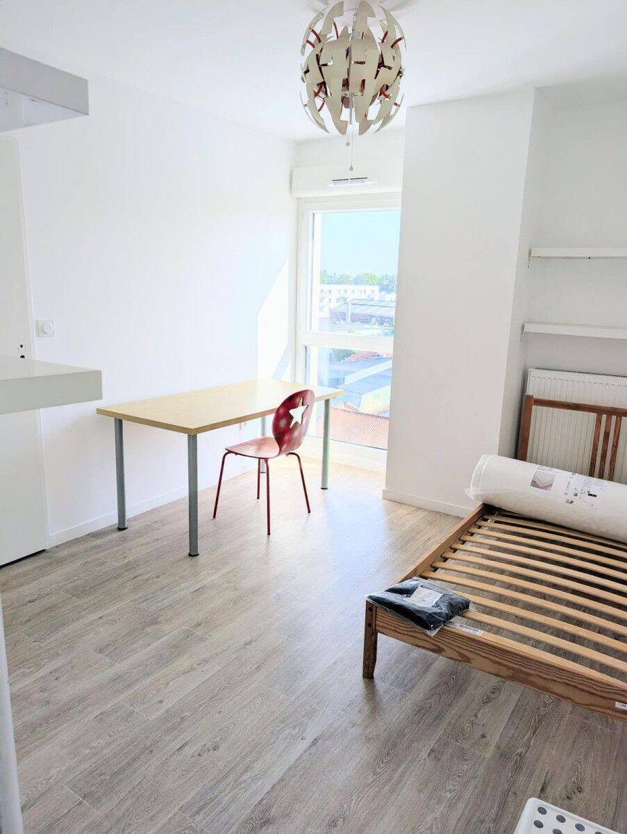 Appartement 1 pièce 13 m² · à Lille · 13 m² · 450 €