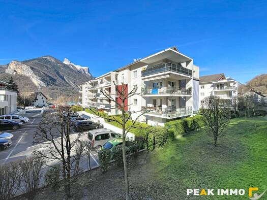 Appartement à vendre 290 000 € 4 pièces 3 chambres 80,7 m² Étage 3/3 Faverges-Seythenex 74210