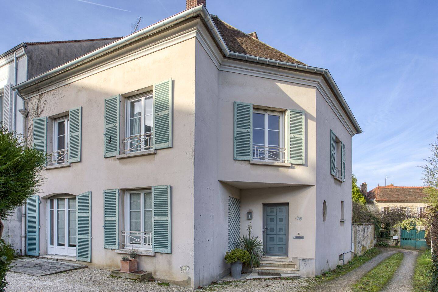 Maison 7 pièces 220 m² · à Thoiry · 220 m² · 529 000 €