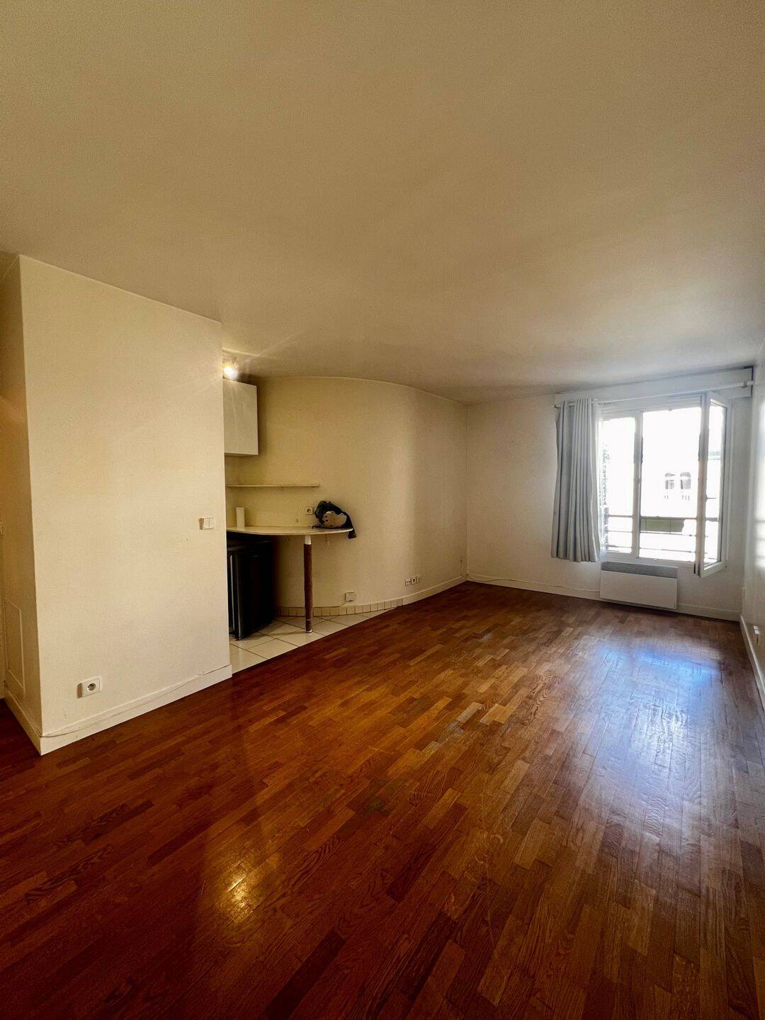 Appartement 1 pièce 29 m² · à Levallois-Perret · 28,5 m² · 960 €