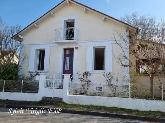 Maison à vendre 195 000 € 4 pièces 3 chambres 113 m² 655 m² de terrain Pécharmant Bergerac 24100
