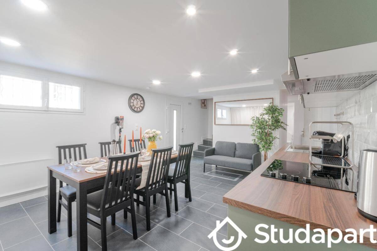 1 pièce 10 m² · à La Courneuve · 10 m² · 650 €/mois