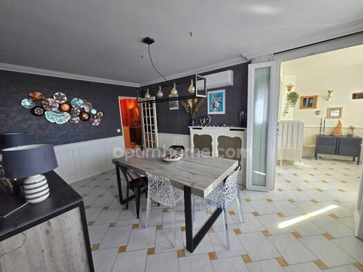 Appartement à vendre 210 000 € 4 pièces 2 chambres 83 m² Étage 2/4 Martigues 13500