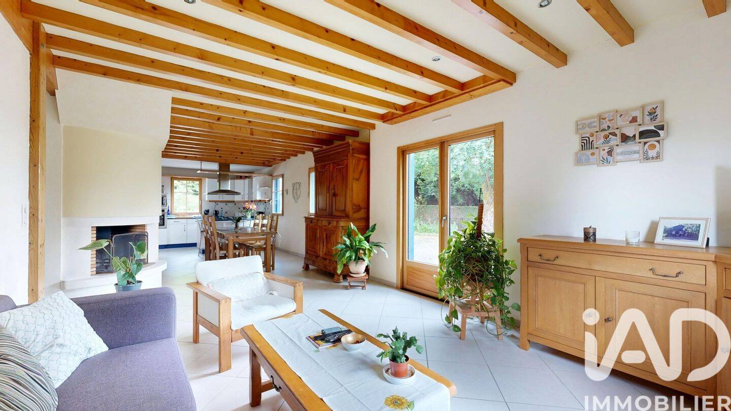 Maison 8 pièces 162 m² · à Montrevault-sur-Èvre · 162 m² · 275 000 €