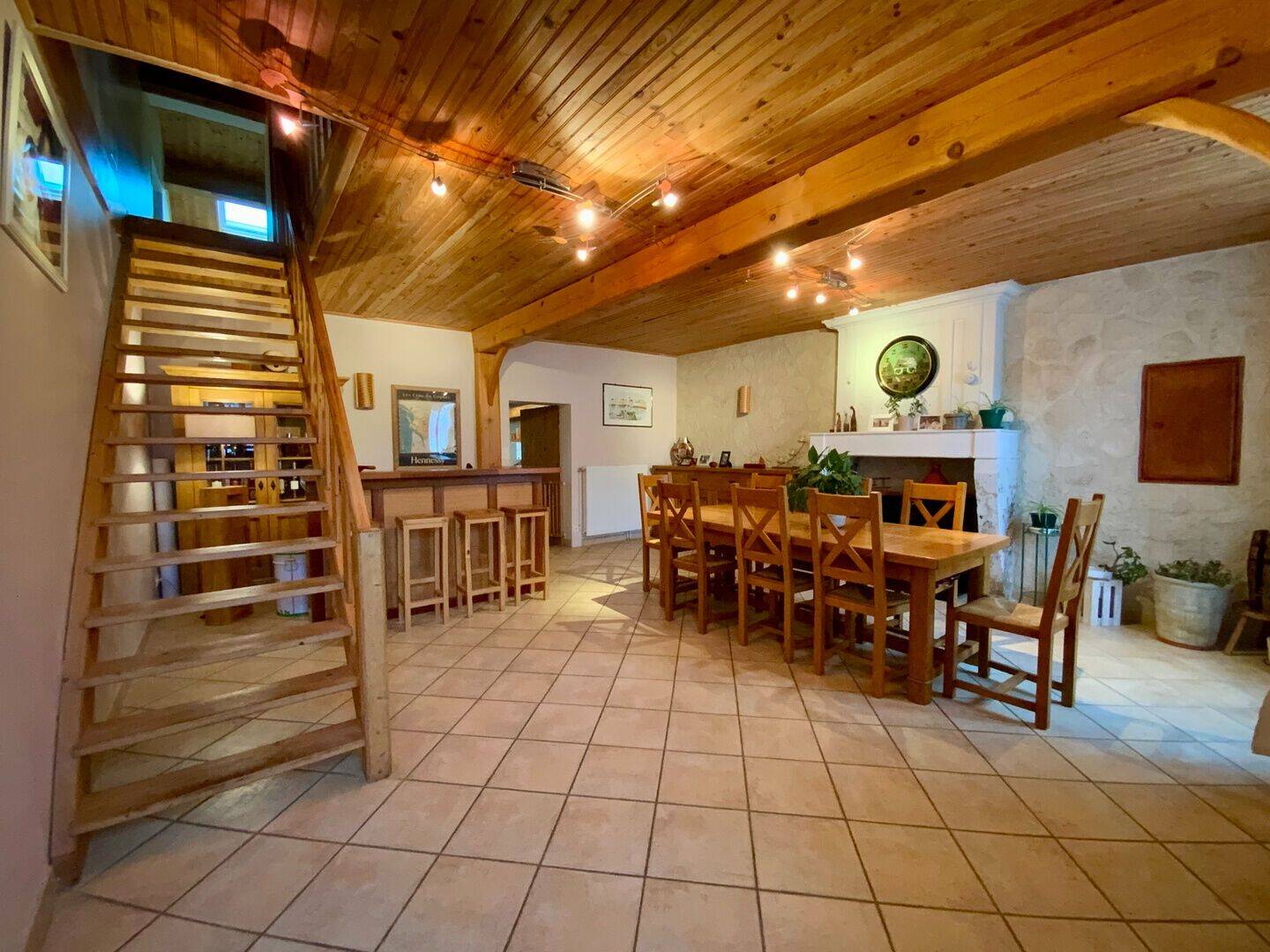 Maison 7 pièces 200 m² · à Mirambeau · 200 m² · 210 000 €