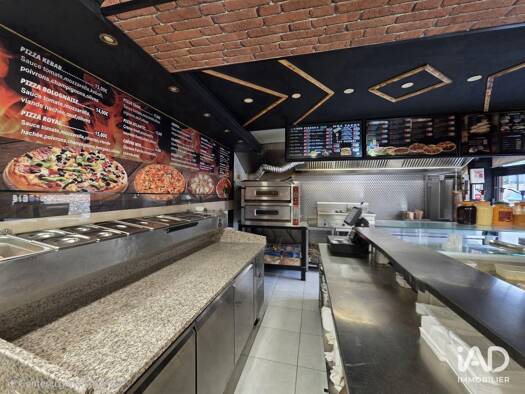 Local commercial à vendre 77 000 € 80 m² de surface de vente Groussay Rambouillet 78120