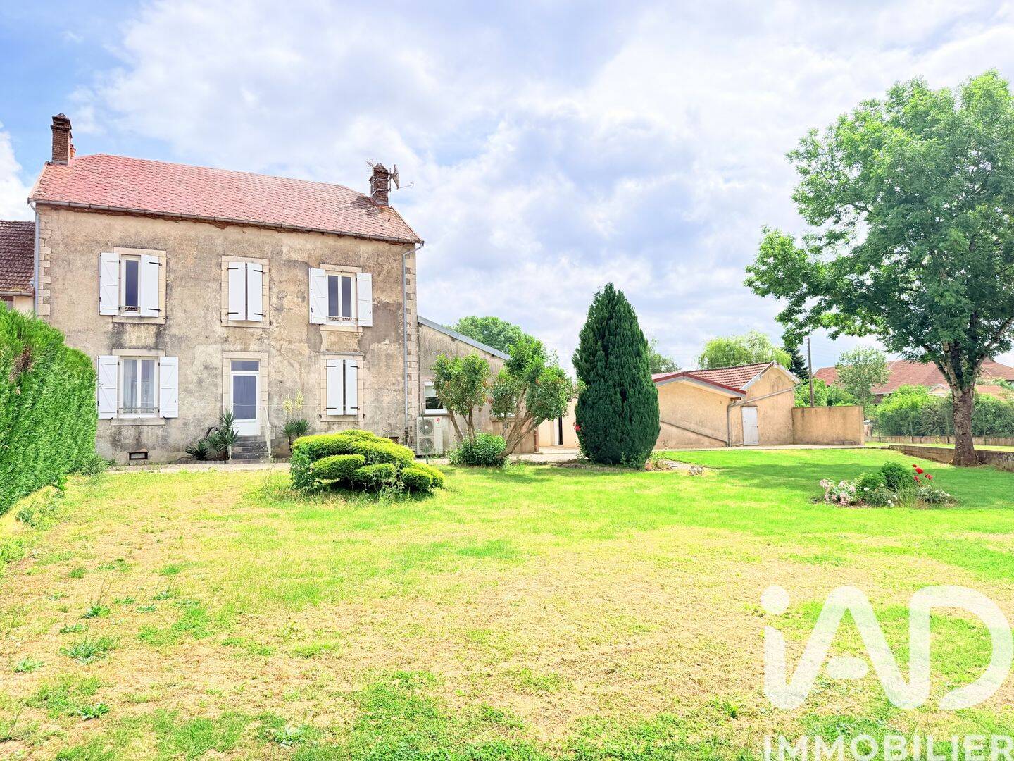 Maison 8 pièces 233 m² · à Chalindrey · 233 m² · 240 000 €