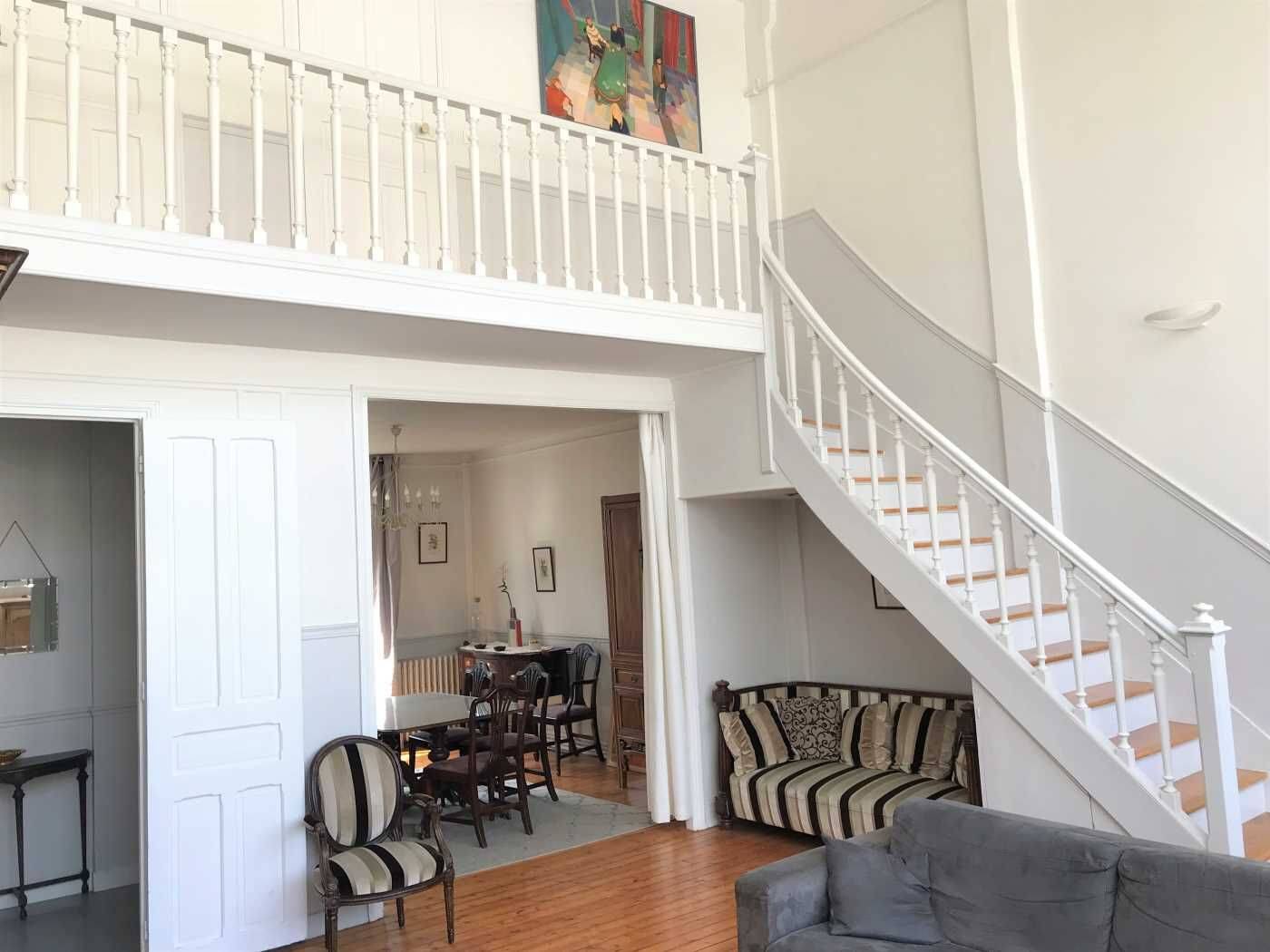 Appartement 4 pièces 90 m² · à Paris 16ème Arrondissement · 90 m² · 2 500 €/mois
