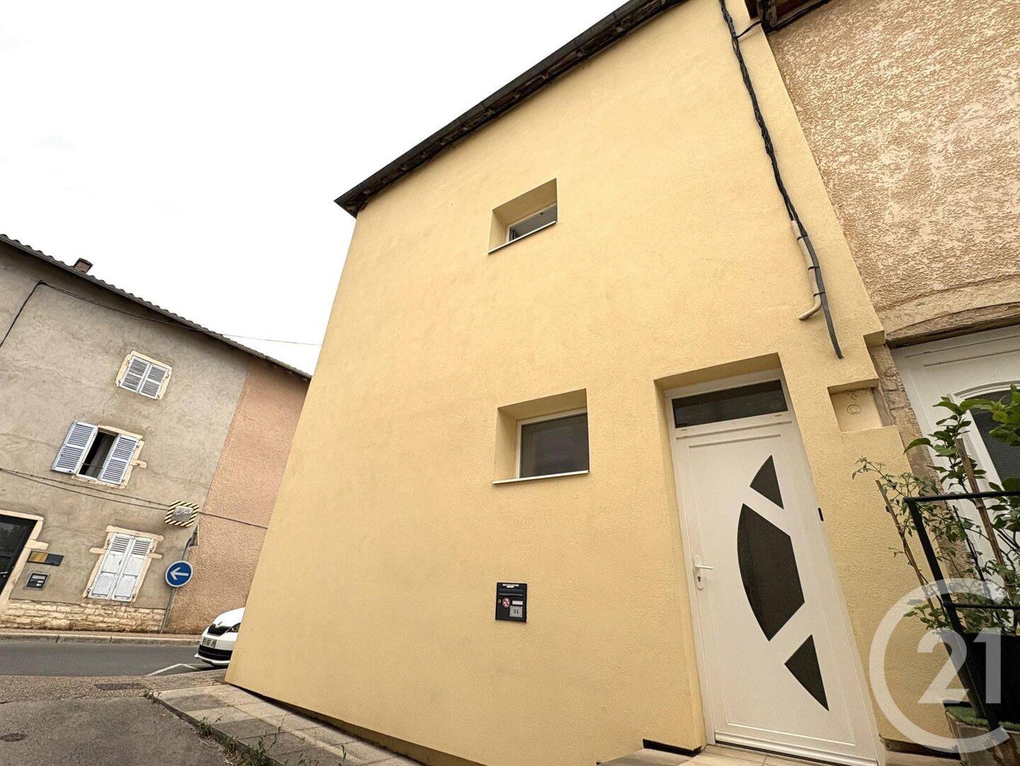 Maison 3 pièces 65 m² · à Montmerle-sur-Saône · 64,6 m² · 830 €/mois