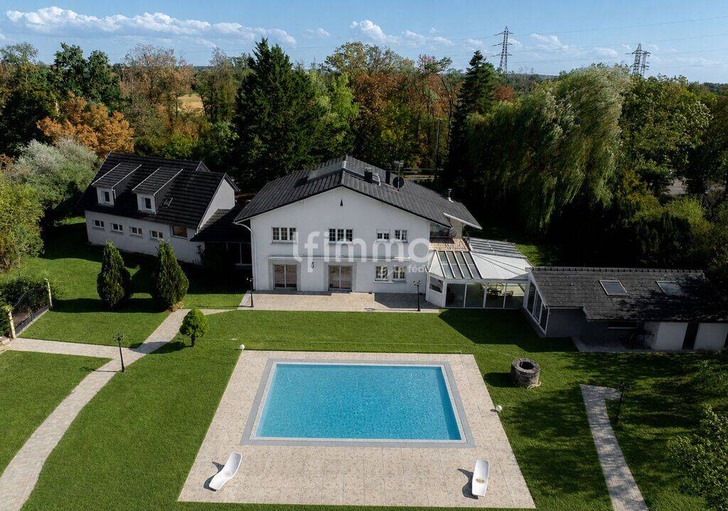 Maison 11 pièces 486 m² · à Reiningue · 486,3 m² · 1 555 556 €