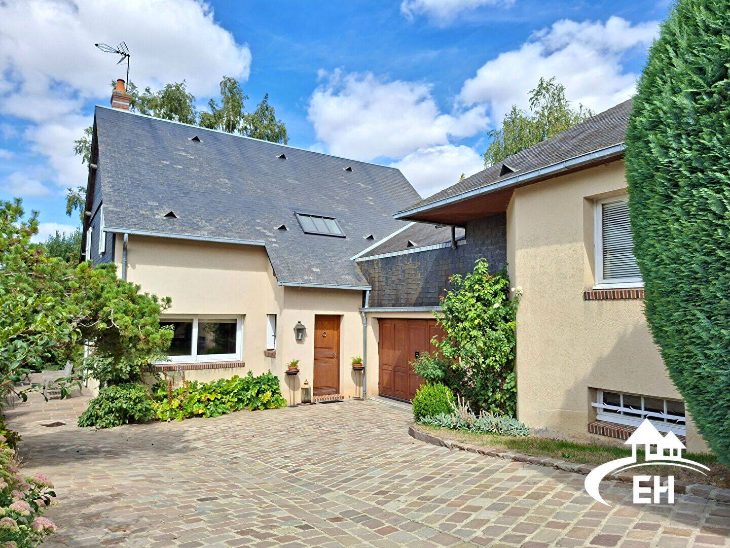 Maison 8 pièces 233 m² · à L'Aigle · 233 m² · 399 000 €
