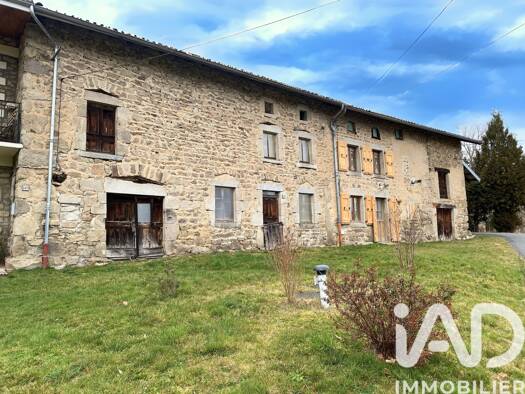 Maison à vendre 149 500 € 4 pièces 3 chambres 72 m² 1 700 m² de terrain Saint-Bonnet-le-Bourg 63630