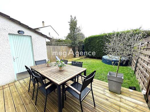 Maison à vendre 316 000 € 4 pièces 2 chambres 89 m² 105 m² de terrain La Boissiere Plaisir 78370