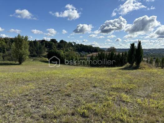 Terrain constructible à vendre 49 500 € 1 873 m² de terrain Nord Saint-Astier 24110