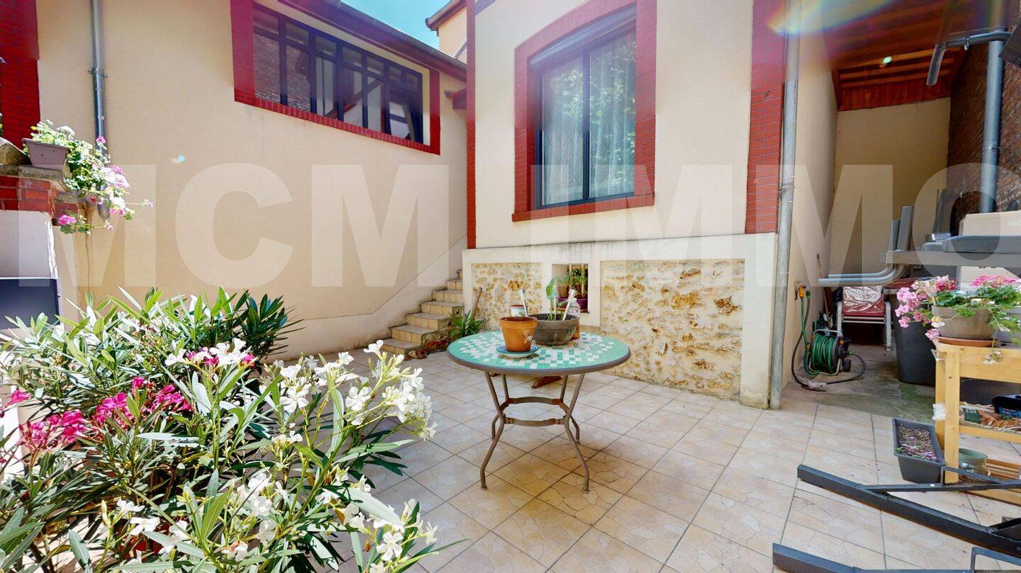 Maison 5 pièces 152 m² · à Romainville · 152 m² · 900 000 €