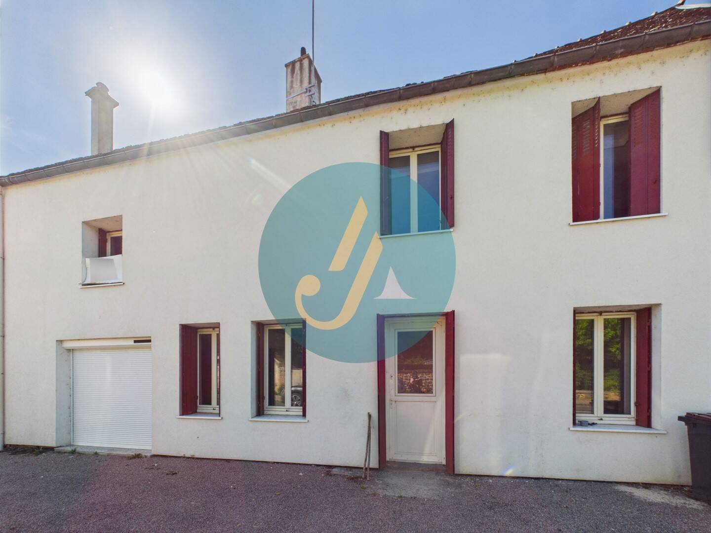Maison 6 pièces 131 m² · à Saint-Amand-en-Puisaye · 130,7 m² · 67 000 €