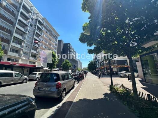 Pret-à-Porter avec bail commercial 1 892 € 90 m² de surface de vente Peri Joinville-le-Pont 94340