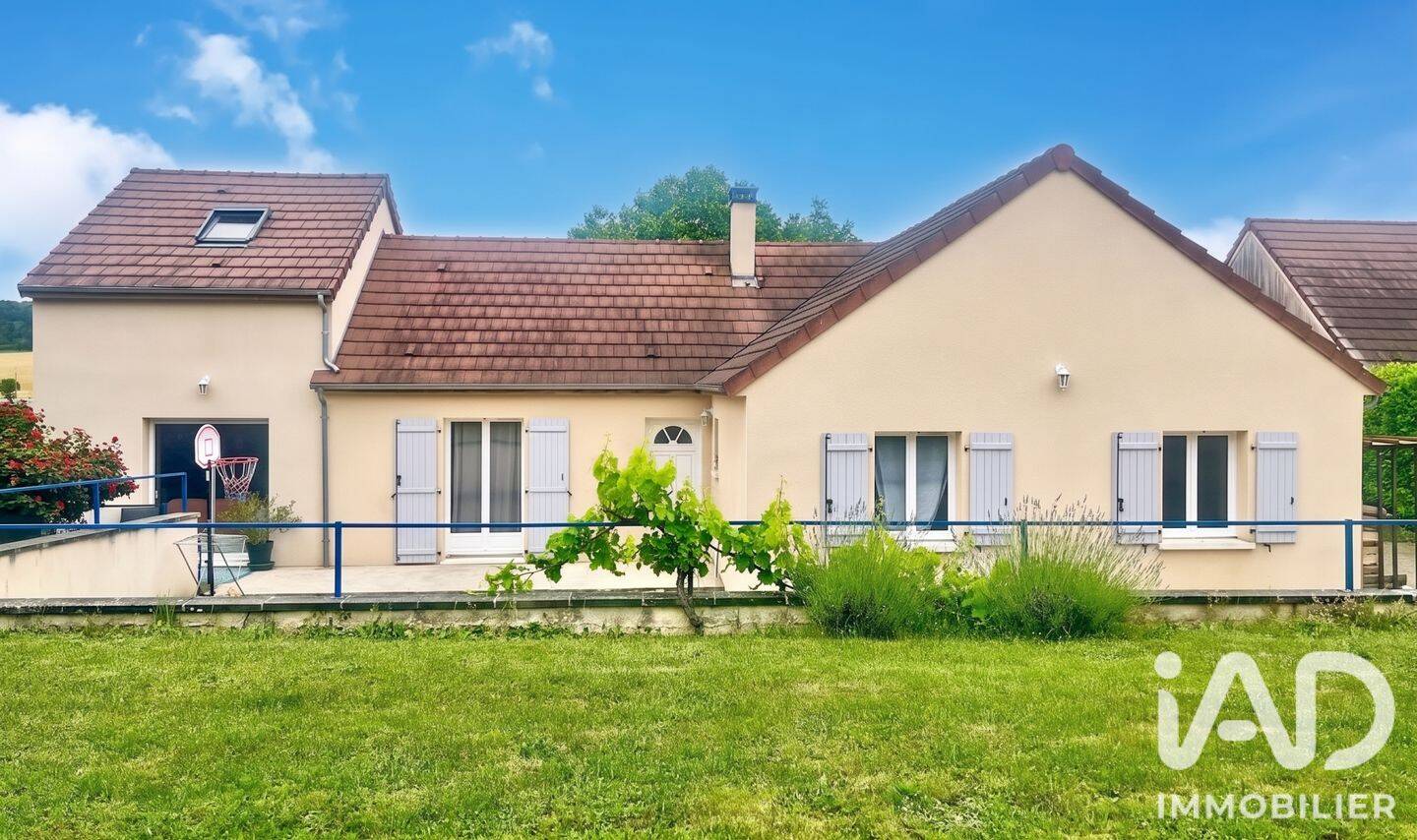 Maison 6 pièces 153 m² · à Nailly · 153 m² · 219 500 €