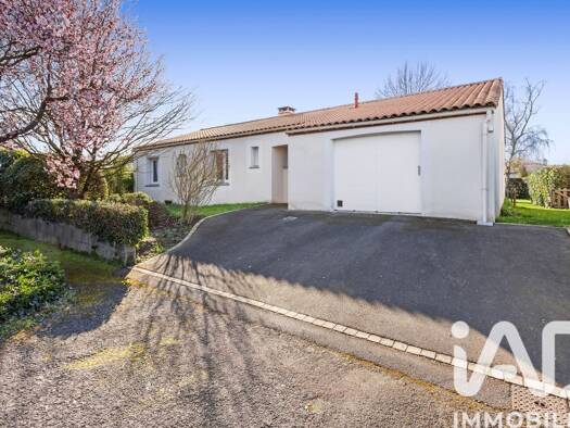 Maison de plain-pied à vendre 408 000 € 6 pièces 4 chambres 142 m² 729 m² de terrain Haute-Goulaine 44115