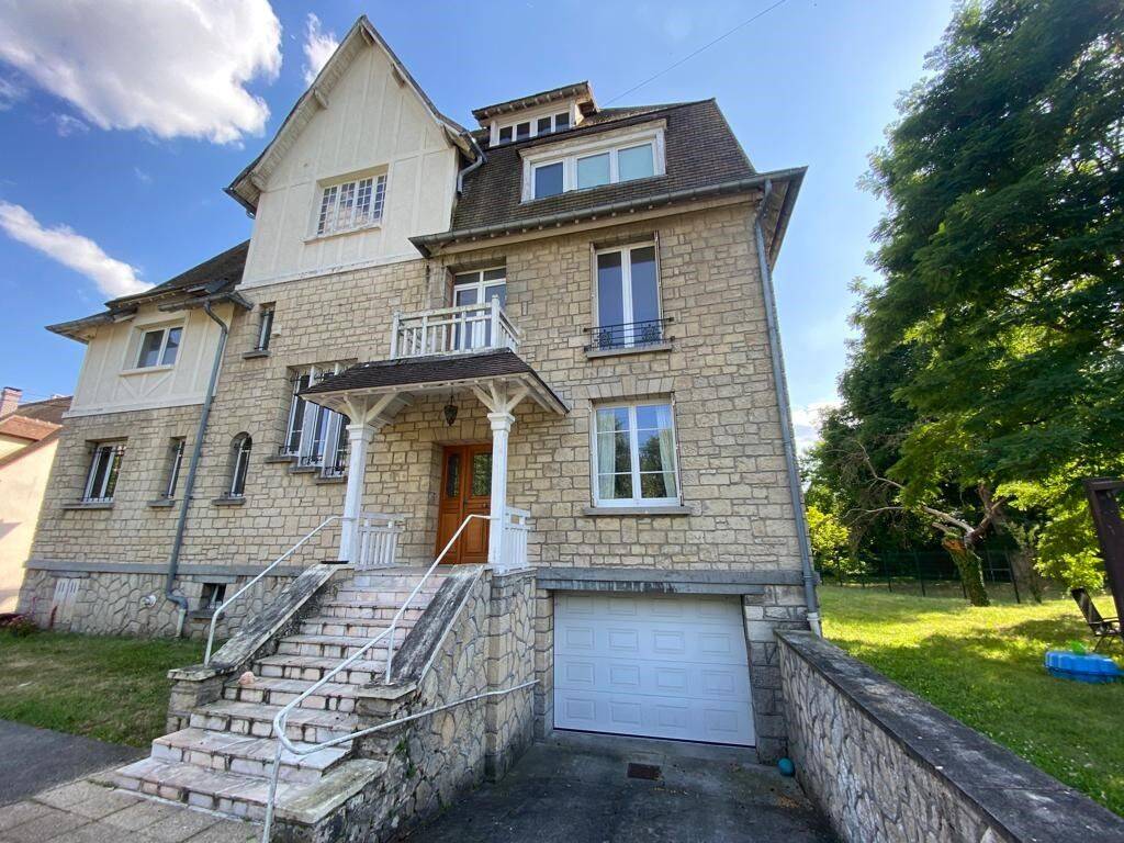 Appartement 5 pièces 145 m² · à Senlis · 145,1 m² · 1 500 €