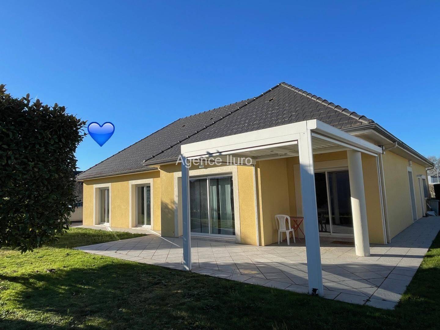 Maison 4 pièces 134 m² · à Oloron-Sainte-Marie · 134 m² · 325 500 €