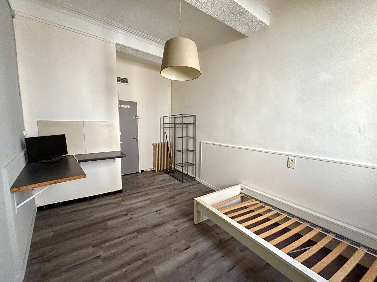 Appartement 1 pièce 15 m² · à Nîmes · 15 m² · 385 €