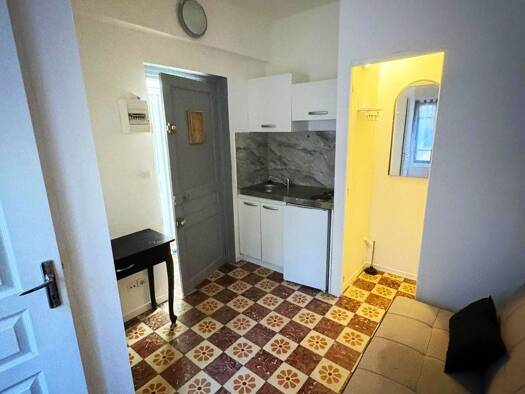 Appartement à louer 351 € 1 pièce 15 m² RDC/1 disponible dès maintenant Bas Vernet Ouest Perpignan 66000