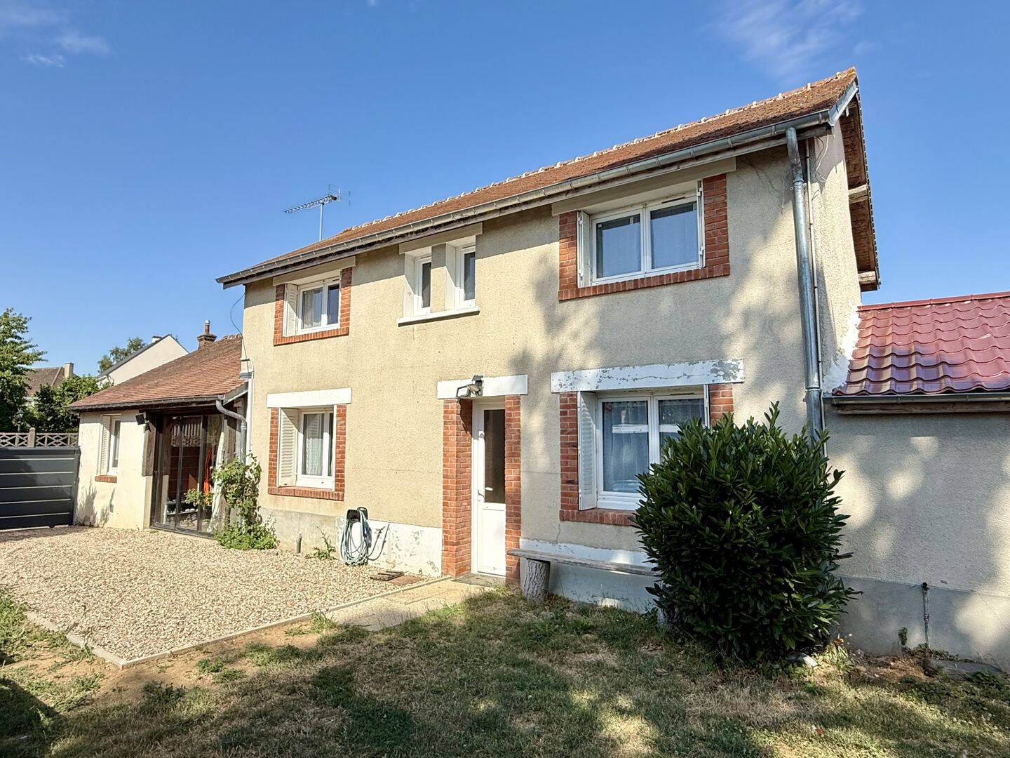 Maison 3 pièces 85 m² · à Châteauneuf-en-Thymerais · 85,1 m² · 190 000 €