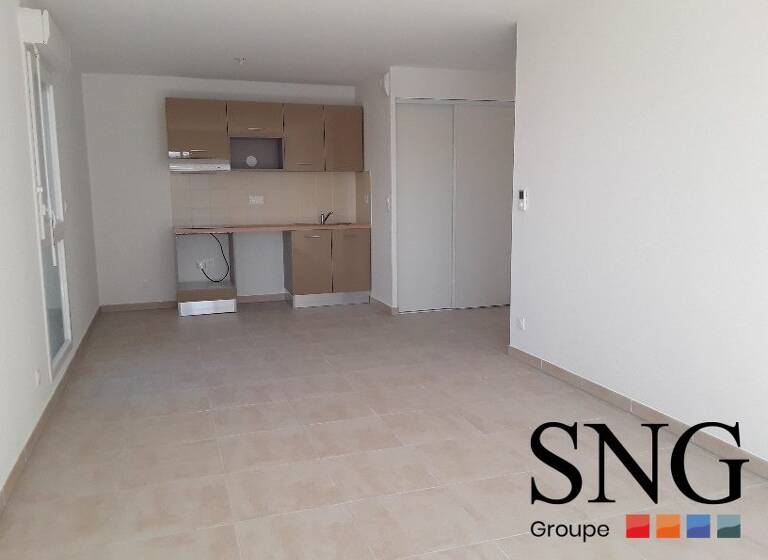 Appartement à louer 684 € 3 pièces 2<br/>chambres 60 m²<br/>superficie 1er<br/>étage Saint Assiscle-Saint Charles Perpignan 66000