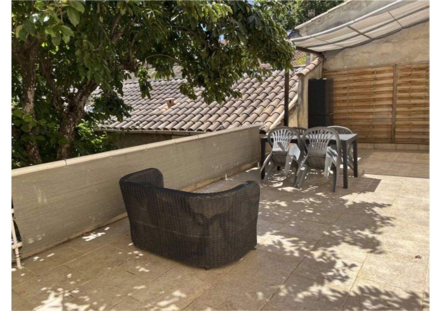 3 pièces 74 m² · à Aix-en-Provence · 74 m² · 1 390 €