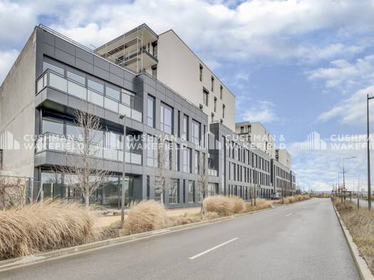 Espace bureau à louer 14 066 € 992,9 m² de bureaux divisible de 227 m² à 993 m² Le Sud Vaulx-en-Velin 69120