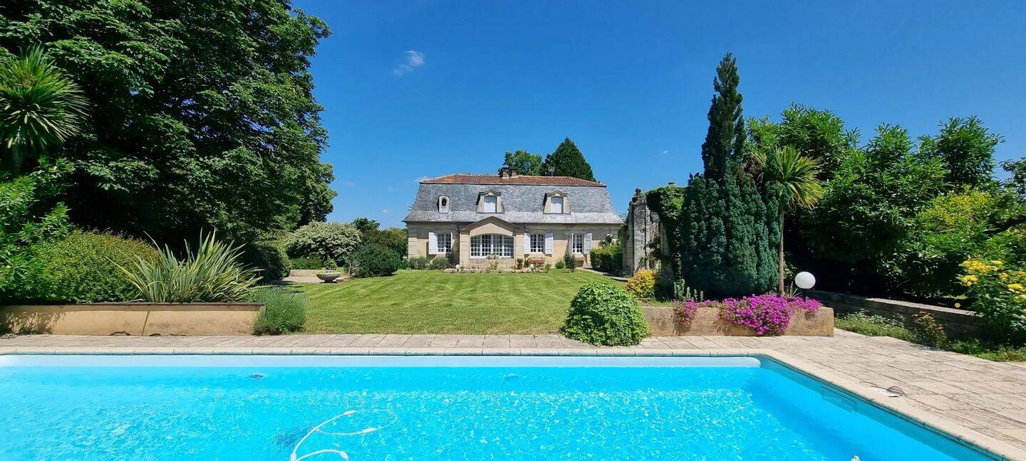 Maison 9 pièces 190 m² · à Bergerac · 190 m² · 398 000 €