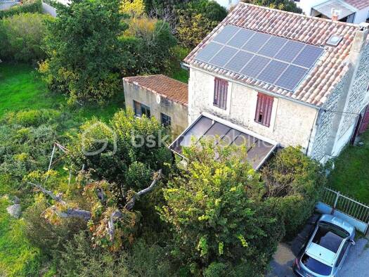 Maison à vendre 285 000 € 4 pièces 3 chambres 105 m² 254 m² de terrain Vernègues 13116